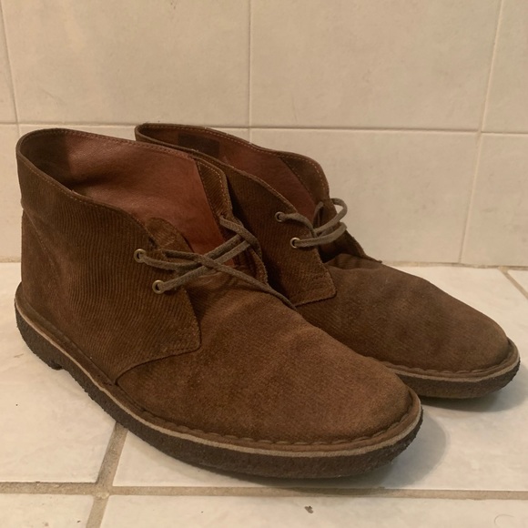 do clarks desert boots run large